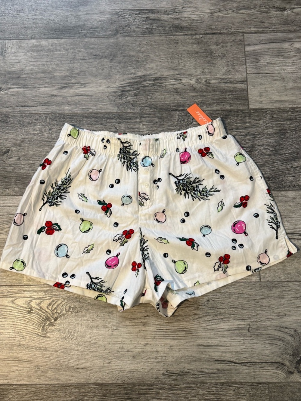 Colsie White Holiday Ornament Print Lounge Shorts